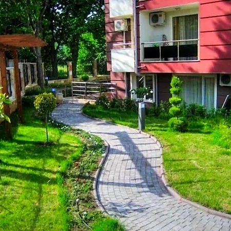 Ravda Apartments 3* Равда