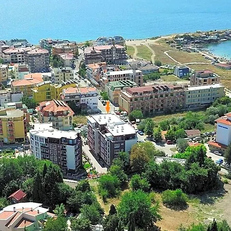 Ravda Apartments Хотел 3*